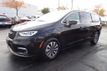 2023 Chrysler Pacifica Hybrid Touring L FWD - 22932059 - 3