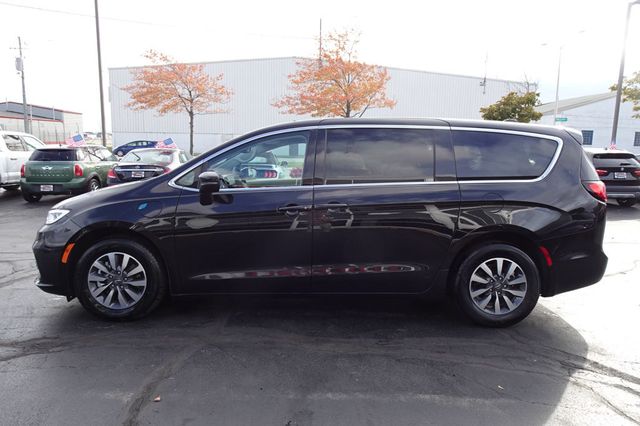 2023 Chrysler Pacifica Hybrid Touring L FWD - 22932059 - 4