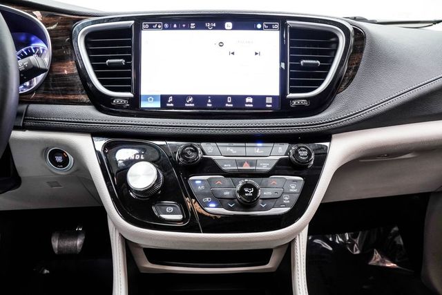 2023 Chrysler Pacifica Limited FWD - 22996956 - 25