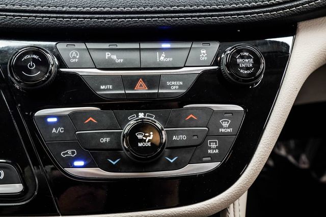 2023 Chrysler Pacifica Limited FWD - 22996956 - 26