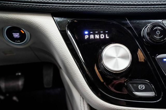 2023 Chrysler Pacifica Limited FWD - 22996956 - 27