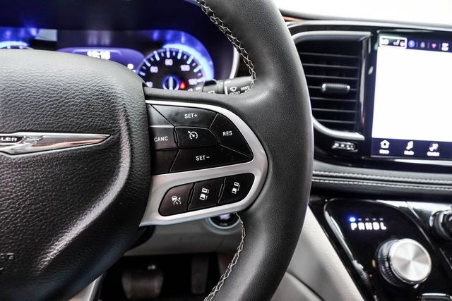 2023 Chrysler Pacifica Limited FWD - 22996956 - 35