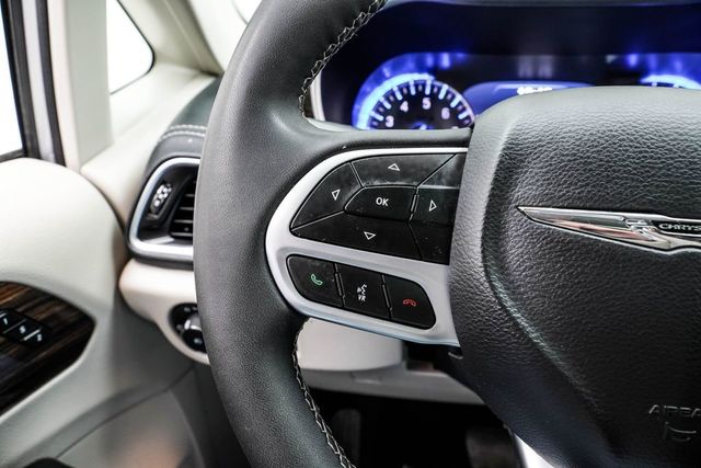 2023 Chrysler Pacifica Limited FWD - 22996956 - 36