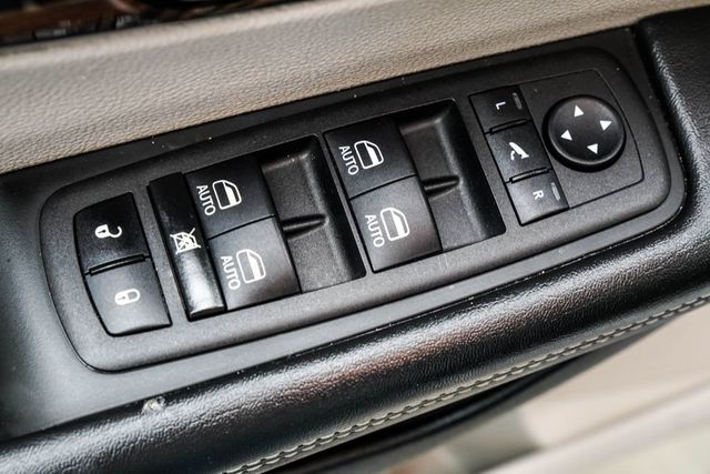 2023 Chrysler Pacifica Limited FWD - 22996956 - 42