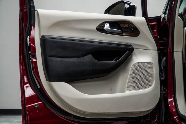 2023 Chrysler Pacifica Limited FWD - 22997007 - 31