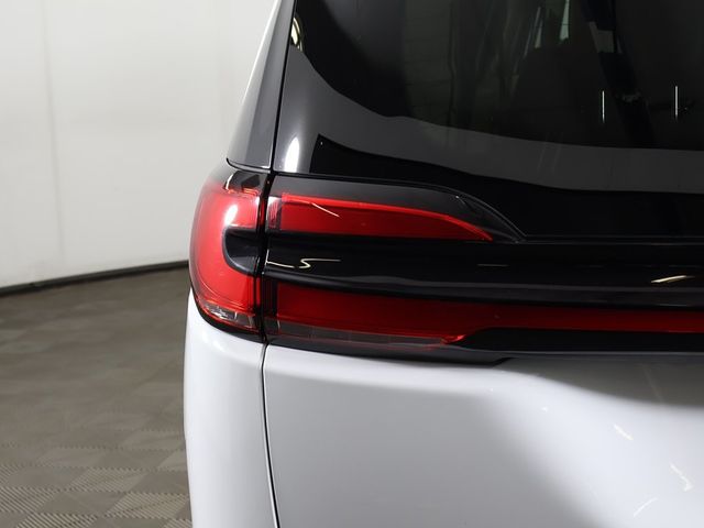 2023 Chrysler Pacifica Limited FWD - 22993497 - 18