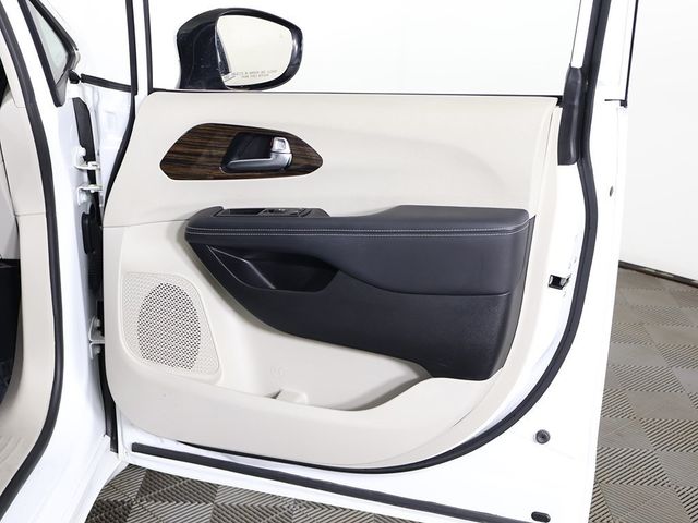 2023 Chrysler Pacifica Limited FWD - 22993497 - 29