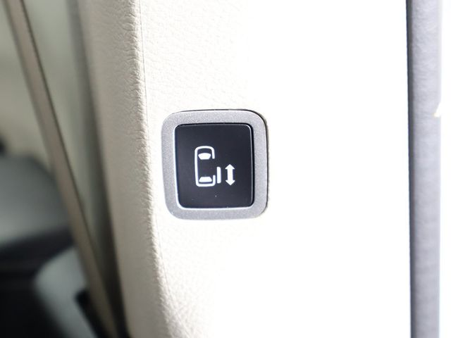 2023 Chrysler Pacifica Limited FWD - 22993497 - 30