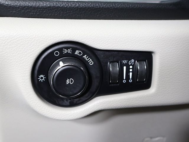 2023 Chrysler Pacifica Limited FWD - 22993497 - 45