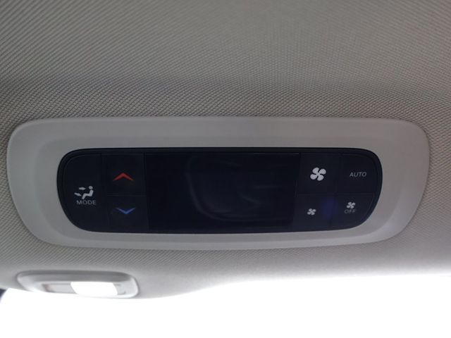 2023 Chrysler Pacifica Limited FWD - 22993497 - 61