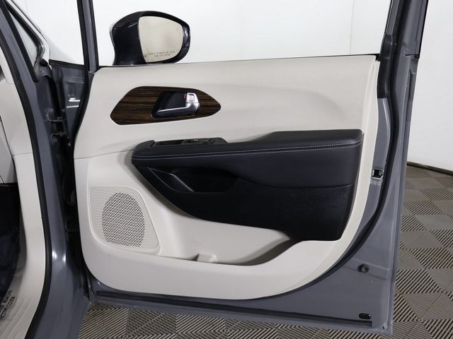 2023 Chrysler Pacifica Limited FWD - 22994213 - 30