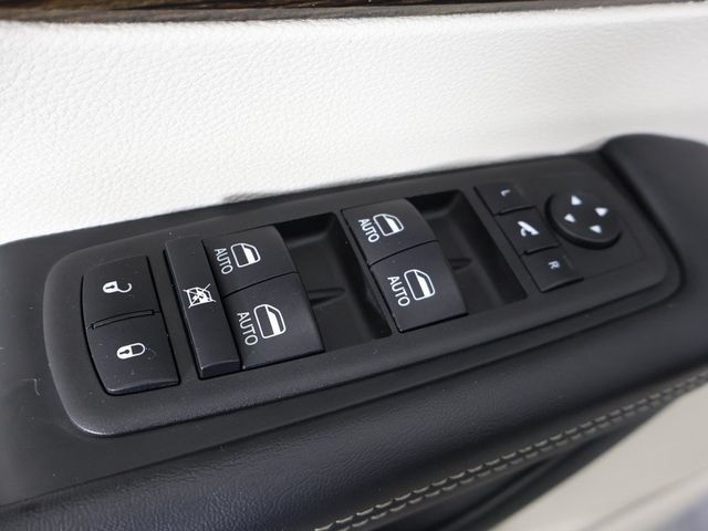 2023 Chrysler Pacifica Limited FWD - 22994213 - 45