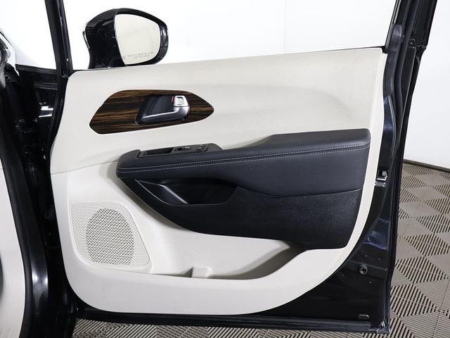 2023 Chrysler Pacifica Limited FWD - 23017039 - 28