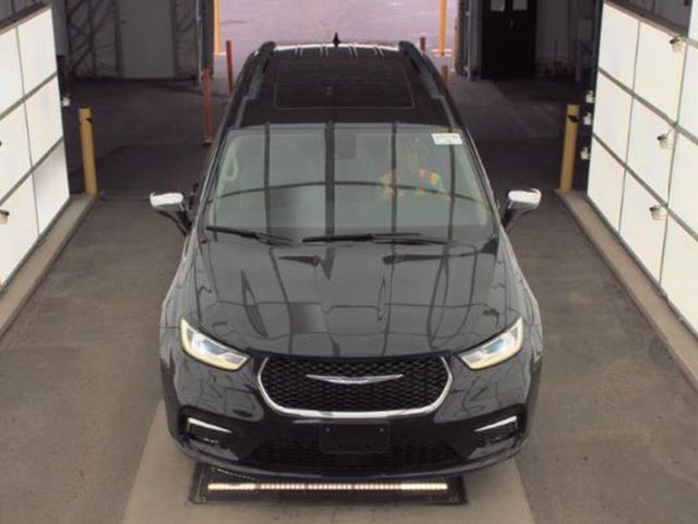 2023 Chrysler Pacifica Limited FWD - 23017039 - 2