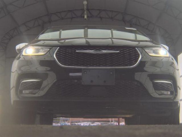 2023 Chrysler Pacifica Limited FWD - 23017039 - 3