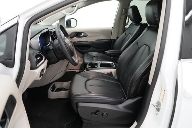 2023 Chrysler Pacifica Touring L - 23077757 - 11
