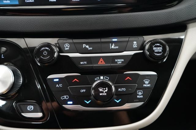 2023 Chrysler Pacifica Touring L - 23077757 - 31