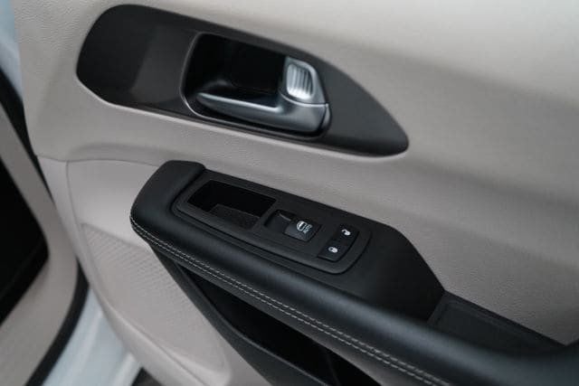 2023 Chrysler Pacifica Touring L - 23077757 - 40