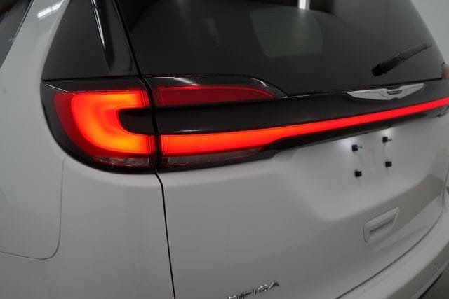 2023 Chrysler Pacifica Touring L - 23077757 - 50