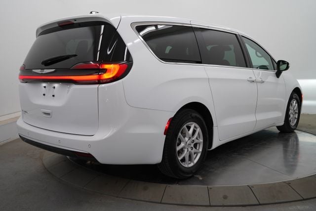 2023 Chrysler Pacifica Touring L - 23077757 - 6