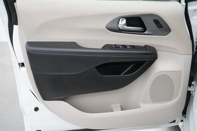 2023 Chrysler Pacifica Touring L - 23077757 - 8