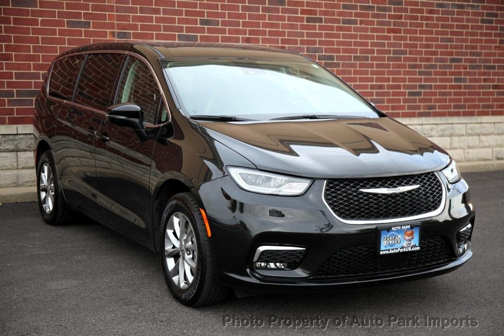 2023 Chrysler Pacifica Touring L photo 15