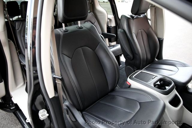 2023 Chrysler Pacifica Touring L AWD - 22881571 - 30