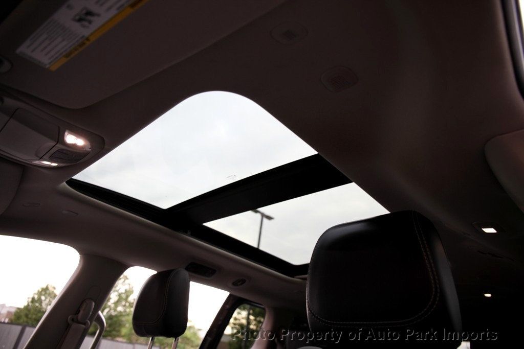 2023 Chrysler Pacifica Touring L photo 37