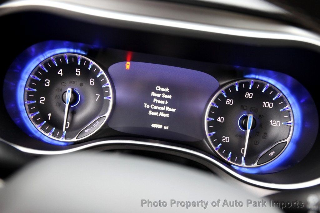 2023 Chrysler Pacifica Touring L photo 41