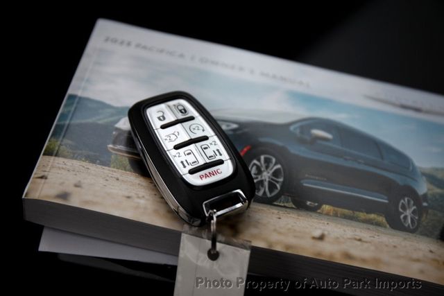 2023 Chrysler Pacifica Touring L AWD - 22881571 - 45