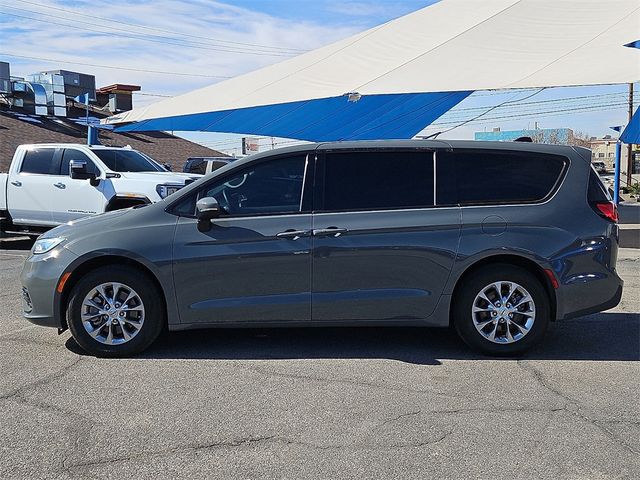 2023 Chrysler Pacifica Touring L AWD - 22976322 - 1
