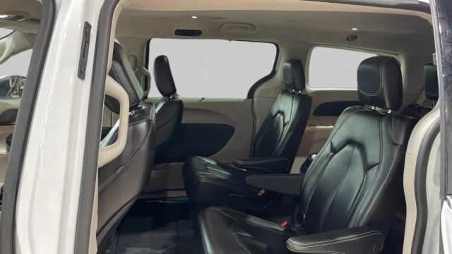 2023 Chrysler Pacifica Touring L FWD - 22990562 - 10