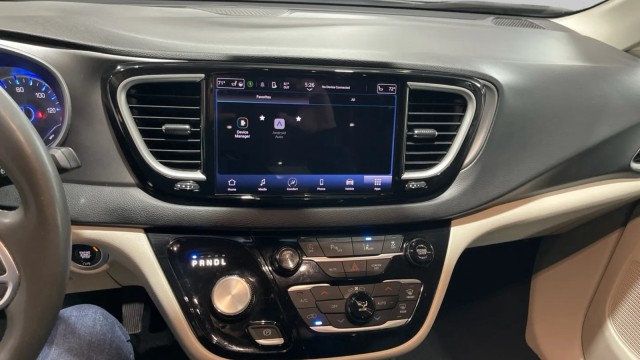 2023 Chrysler Pacifica Touring L FWD - 22990562 - 16