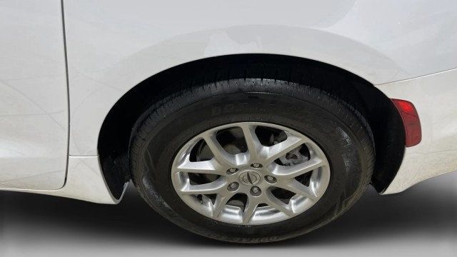 2023 Chrysler Pacifica Touring L FWD - 22990562 - 21