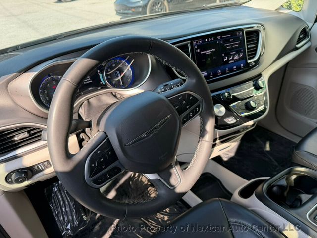 2023 Chrysler Pacifica Touring L FWD - 23014529 - 11