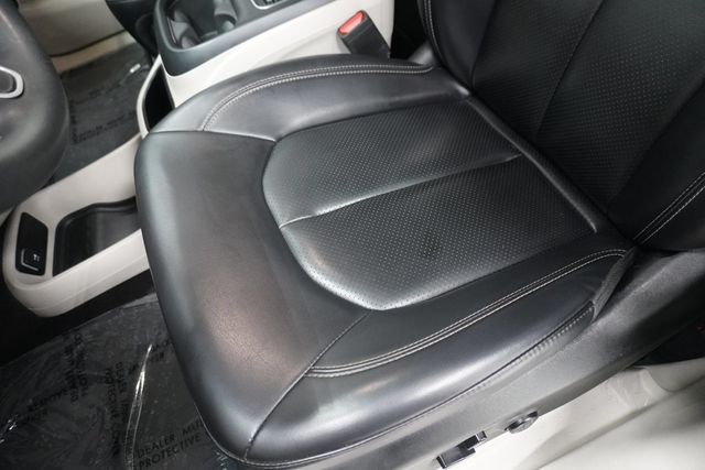 2023 Chrysler Pacifica Touring L FWD - 23027034 - 11