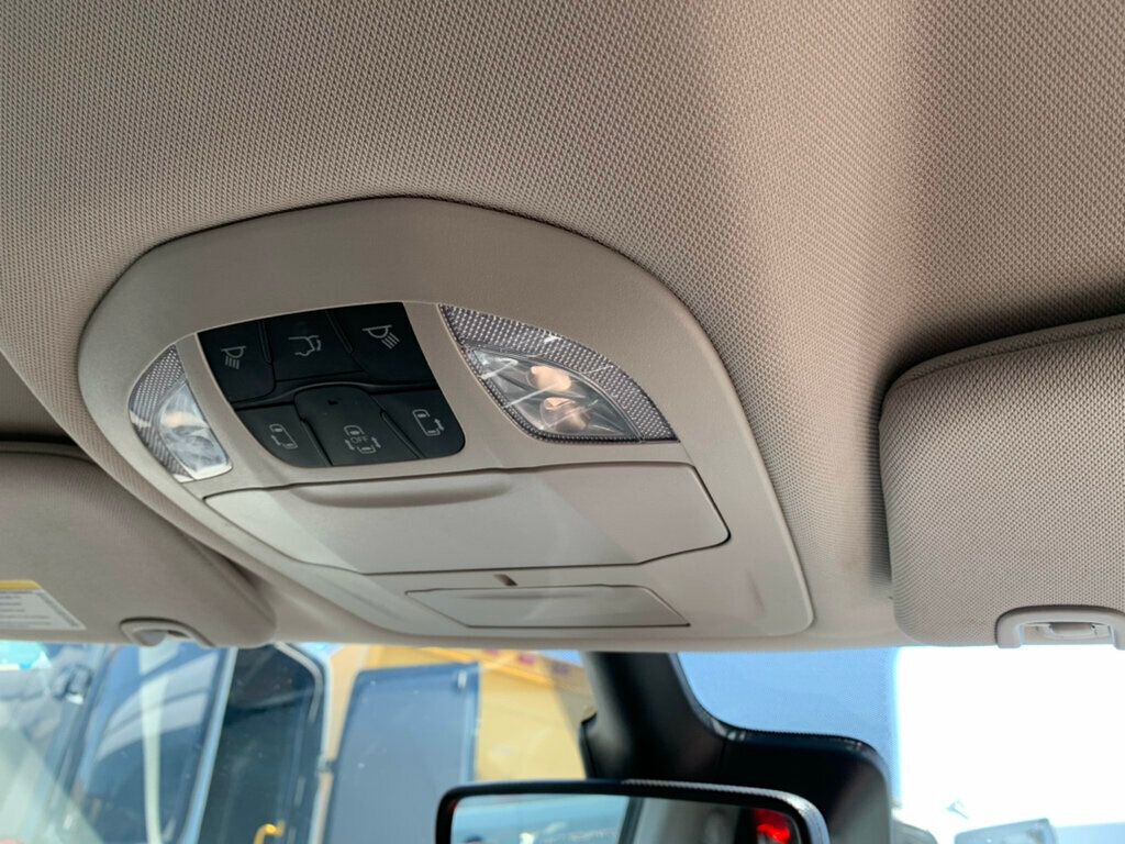 2023 Chrysler Pacifica Touring L FWD - 23016568 - 32