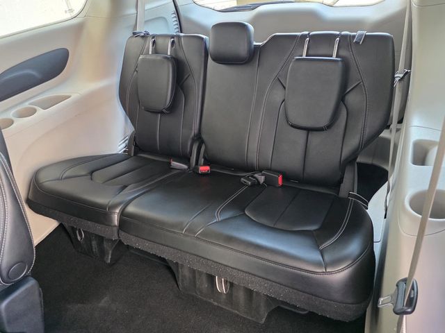 2023 Chrysler Pacifica Touring L FWD - 23078832 - 12