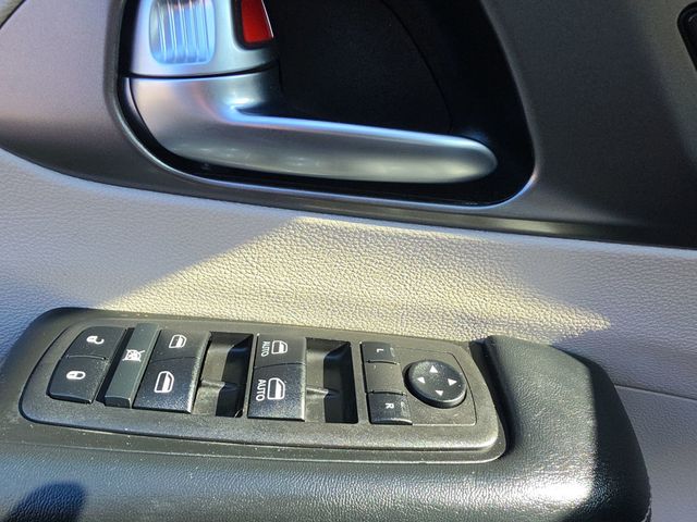 2023 Chrysler Pacifica Touring L FWD - 23058157 - 19