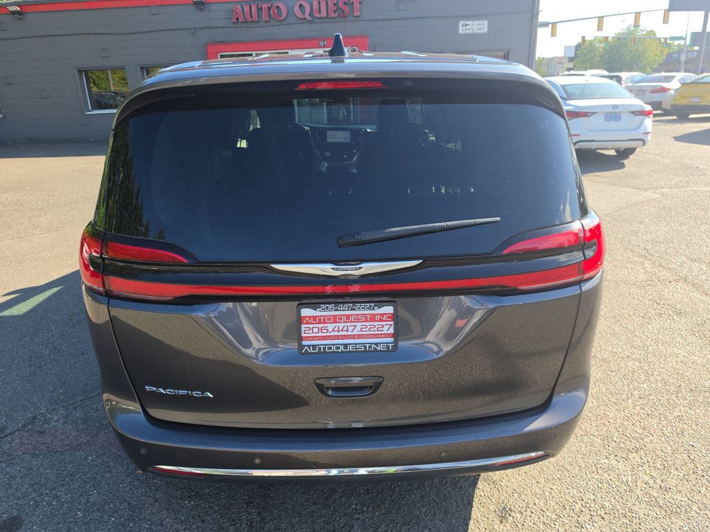 Chrysler Pacifica photo 25