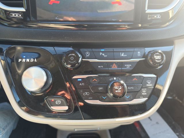 2023 Chrysler Pacifica Touring L FWD - 23058157 - 29