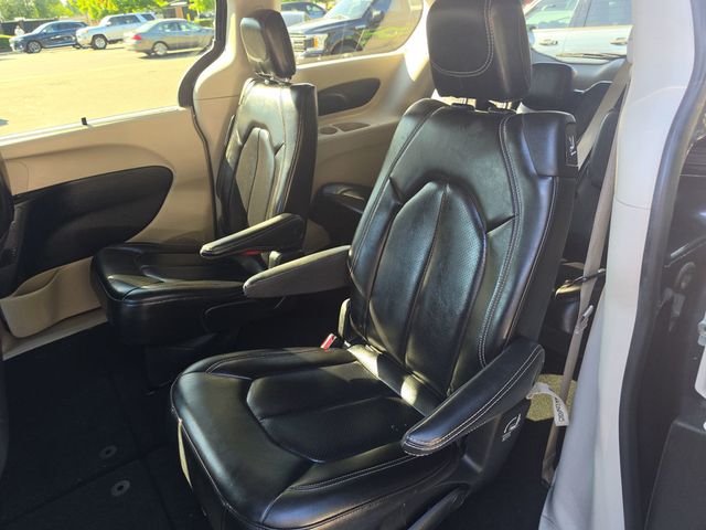 2023 Chrysler Pacifica Touring L FWD - 23058157 - 32