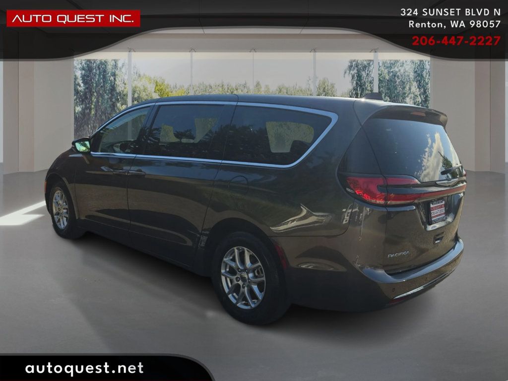 Chrysler Pacifica photo 7