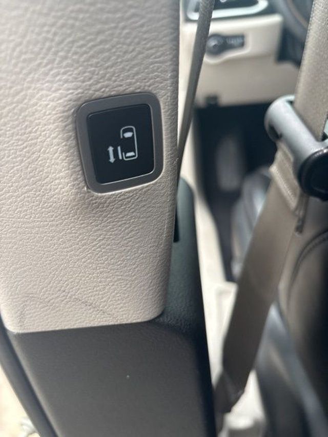 2023 Chrysler Pacifica Touring L FWD - 22991643 - 16