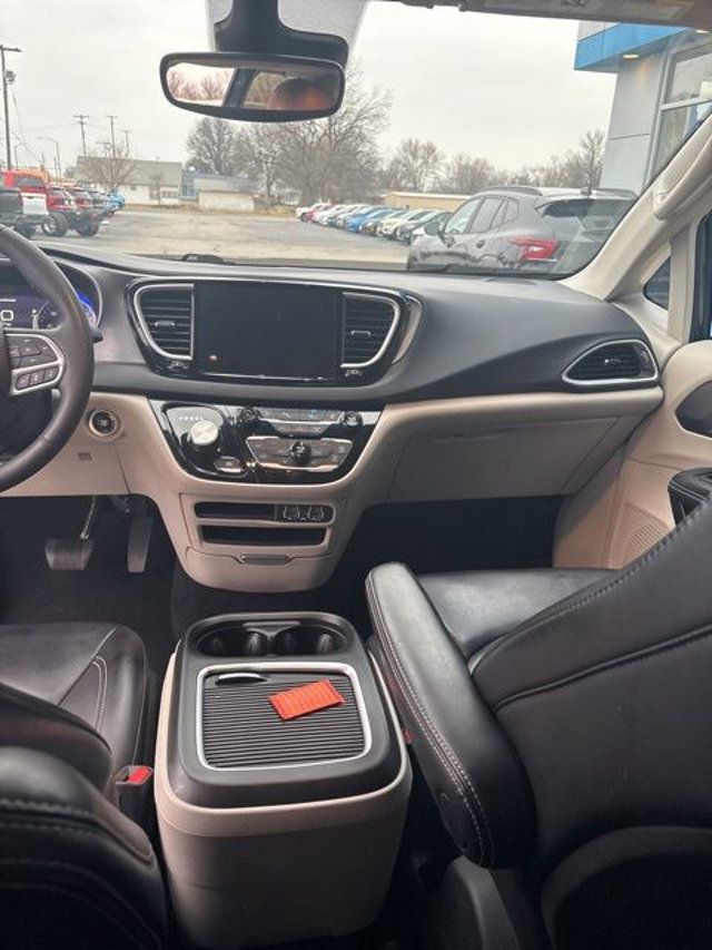 2023 Chrysler Pacifica Touring L FWD - 22991643 - 18