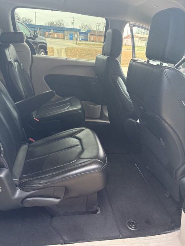 2023 Chrysler Pacifica Touring L FWD - 22991643 - 21