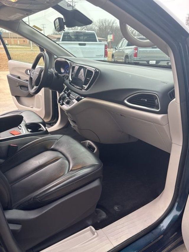 2023 Chrysler Pacifica Touring L FWD - 22991643 - 22