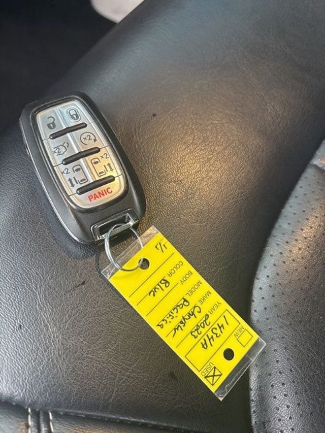 2023 Chrysler Pacifica Touring L FWD - 22991643 - 24