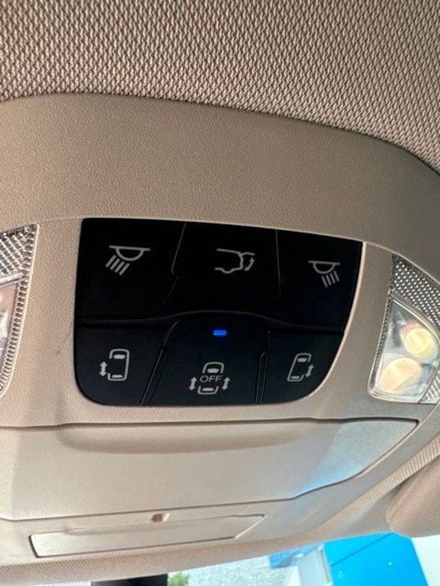 2023 Chrysler Pacifica Touring L FWD - 23038537 - 10