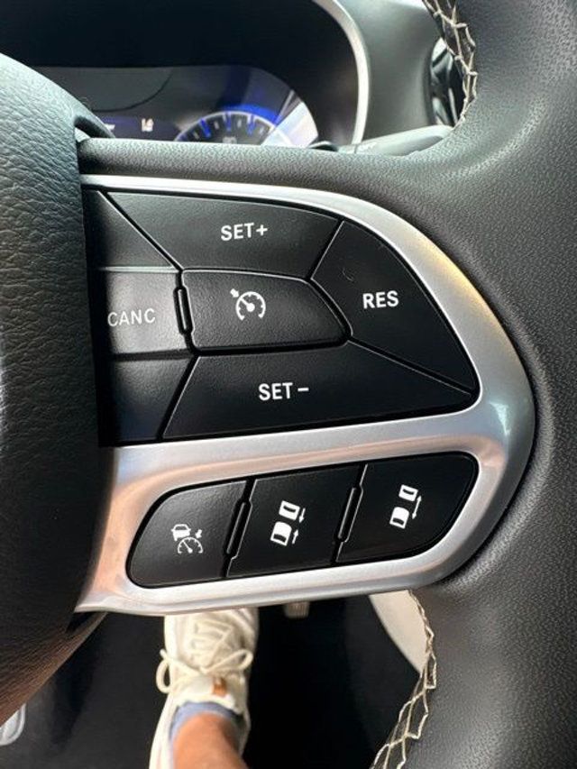 2023 Chrysler Pacifica Touring L FWD - 23038537 - 11